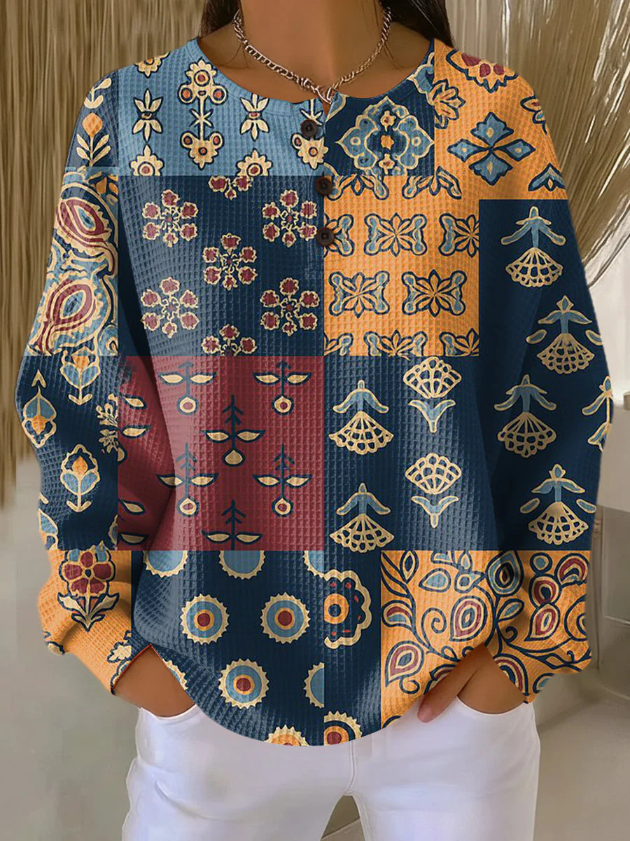 Anika | Pullover mit ethnischem Karomuster und Blumenprint