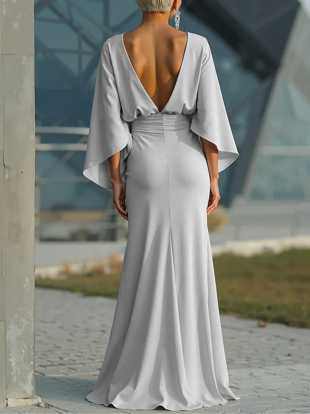 Clara | Elegantes V-Ausschnitt, rückenfreies Kleid ohne Ärmel - Image 2