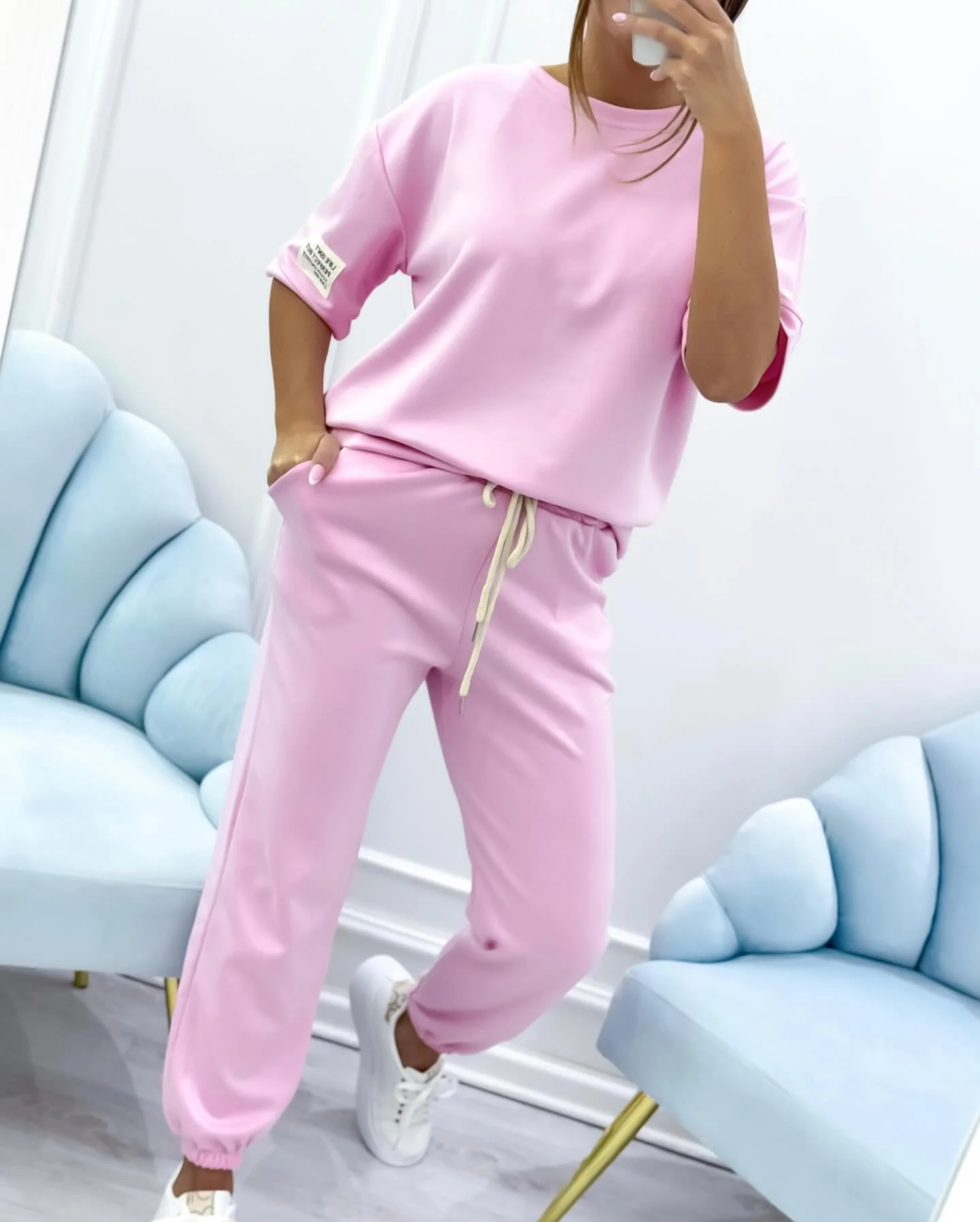 Damen Relaxed Outfit: Set aus solidem Oberteil und Hose - Image 7