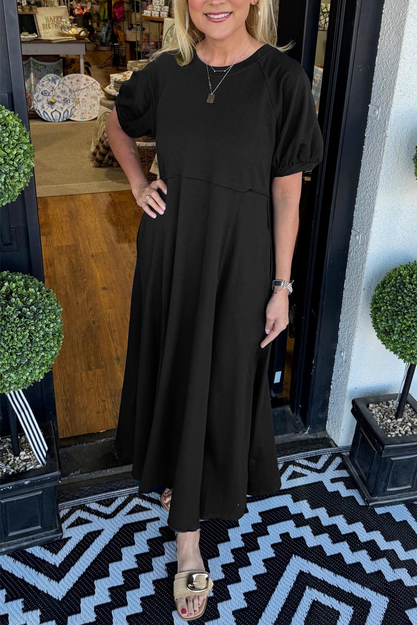 Elegantes Maxi-Kleid mit Puffärmeln und Rundhalsausschnitt - Image 3