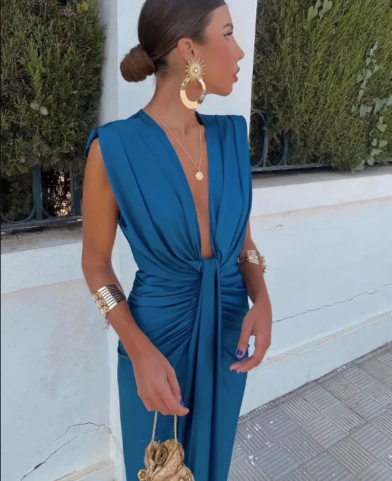 Isabella | Abendkleid mit tiefem Ausschnitt - Image 16