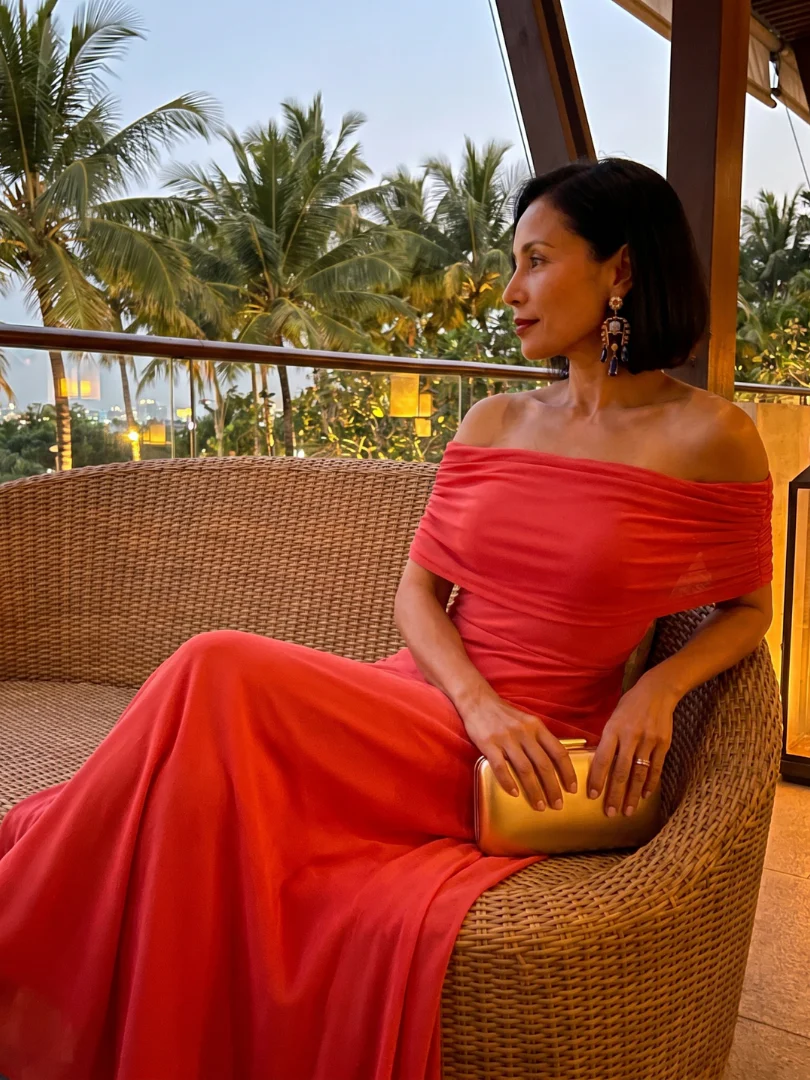 Juni | Off-Shoulder Drapiertes Midi-Kleid - Image 11