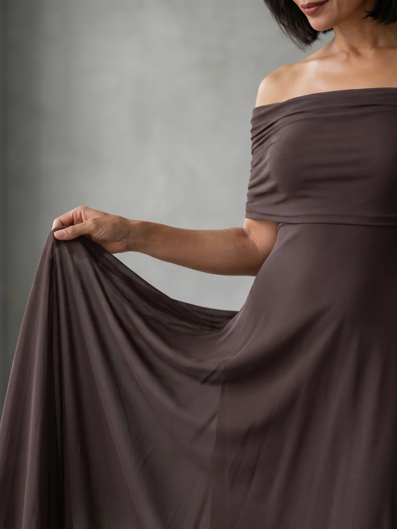 Juni | Off-Shoulder Drapiertes Midi-Kleid - Image 3