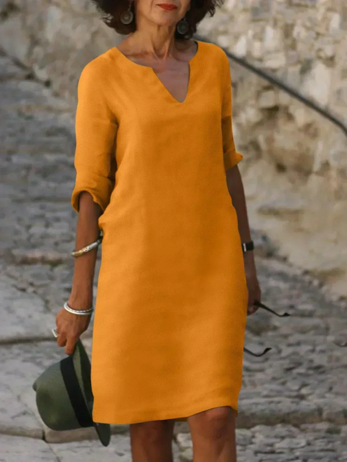 Lola - Lässiges V-Ausschnitt-Kleid - Image 6