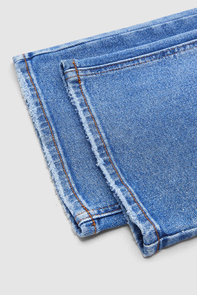 Jeans mit mittelhohem Bund und gerader Passform - Image 10