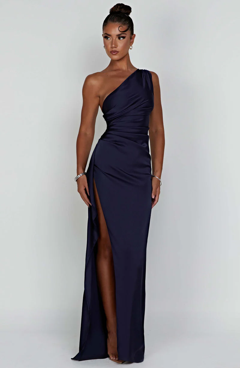 Saoirse - Satin Langes Bodycon Kleid mit einem Schulterträger - Image 13