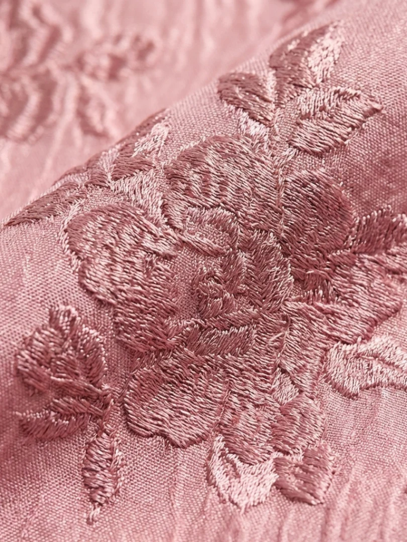 Xanthea | Kurzärmeliges, tailliertes, blumenstrukturiertes Maxikleid - Image 4